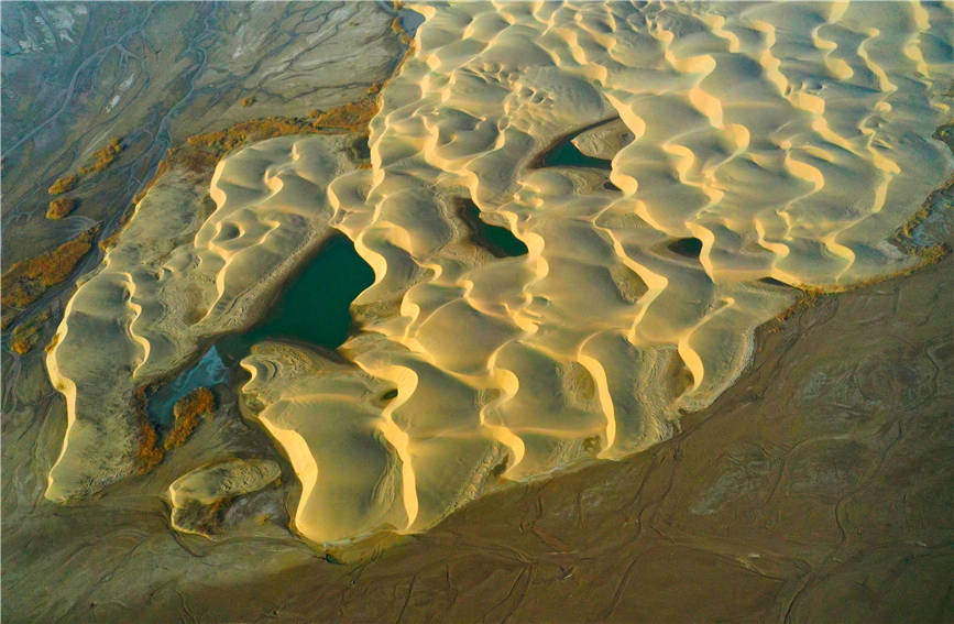 Winter scenery at Kanglake Lake wetland in NW China's Xinjiang