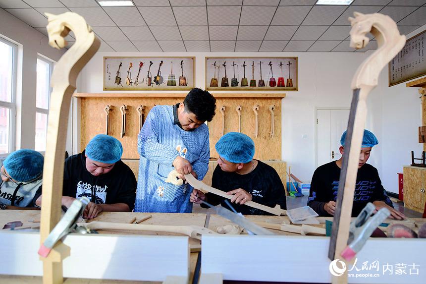 N China's Inner Mongolia offers musical instrument making courses to farmers, herdsmen