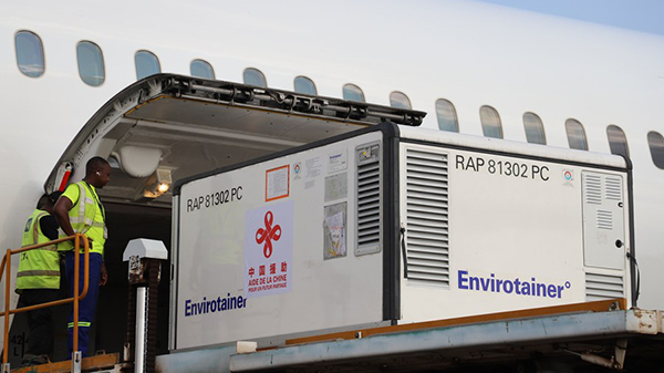 China's COVID-19 vaccine aid to Africa to travel long distance, outpace virus: FM