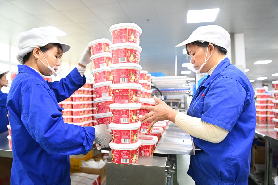 South China's Liuzhou delivers over 100 million prepackaged snail noodles in 2021