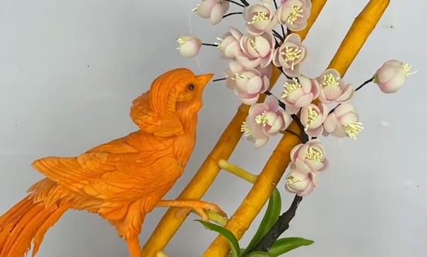 Master carves life into food