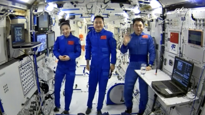 Young students blooming flowers of China with unlimited potential: Chinese astronaut