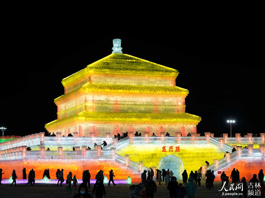 650,000 cubic meters of ice and snow brightens up NE China's Jilin