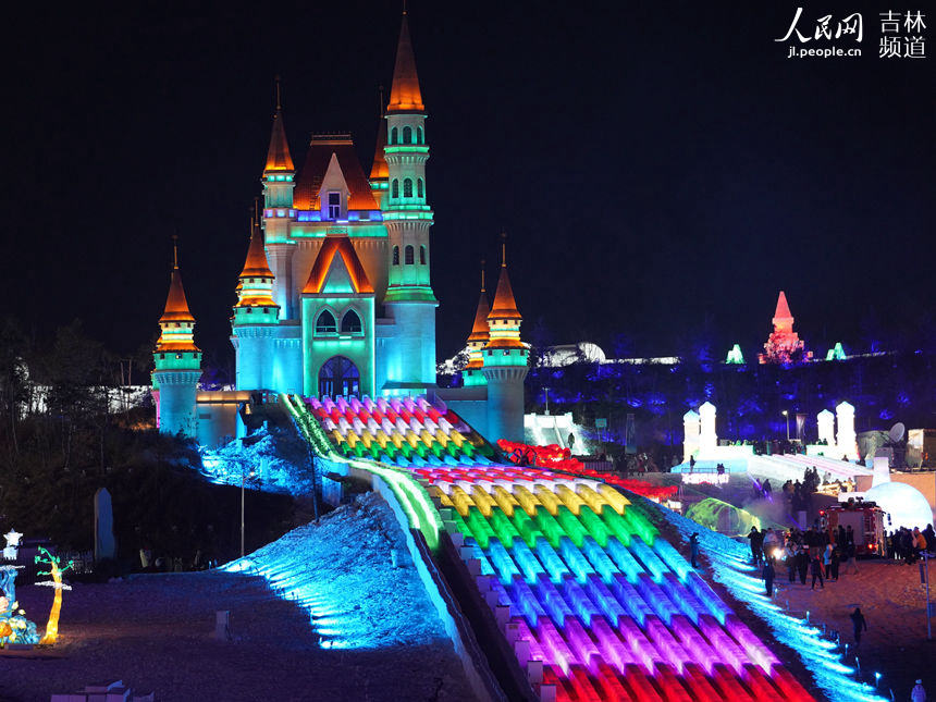 650,000 cubic meters of ice and snow brightens up NE China's Jilin