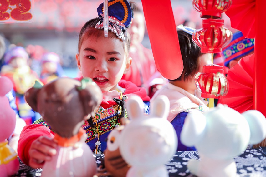 Kids celebrate the Dong New Year in SW China’s Guizhou