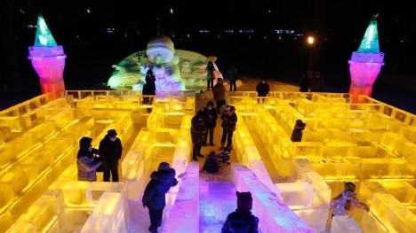 Ice lantern fair opens for free in Harbin