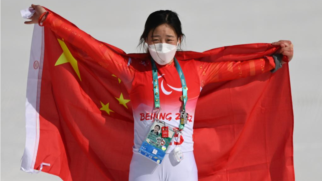 Zhang Mengqiu wins China's first Alpine skiing gold at 2022 Winter Paralympics