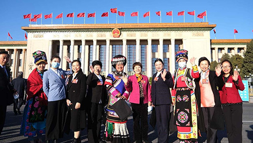 Chinese women enjoy fairer social environment and more colorful life in new era