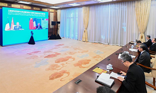 Chinese FM exchanges views on Ukraine issue with French, Italian counterparts