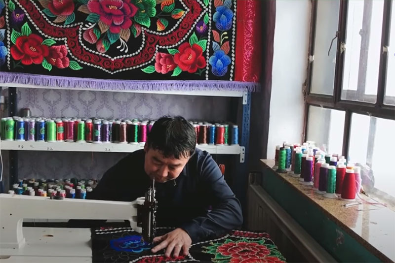 Xinjiang, My home: A family workshop promoting ethnic embroidery to outside world