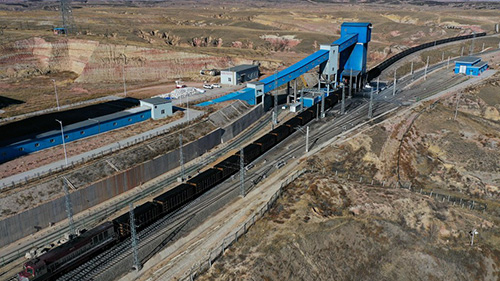 China's rail freight volume up 2.8 pct in Q1