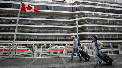Canada restarts cruise ship business