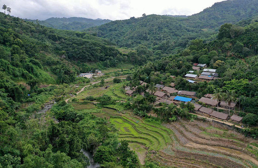 Sound ecological environment brings wealth to local residents in Wuzhishan city in Hainan
