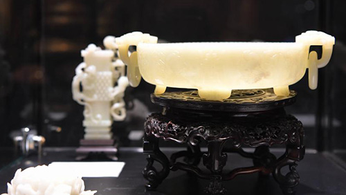 Antiques of Qing dynasty on display at Drouot Estimations in Paris