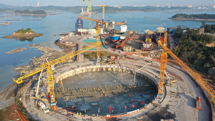 Land-sea freight service adds new route to central China