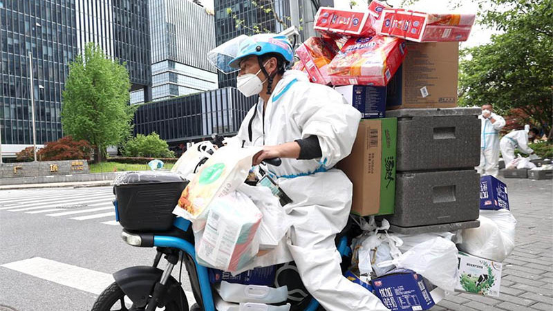 Shanghai tackles logistics bottlenecks amid virus resurgence