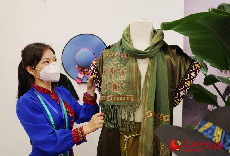 Cultures of local ethnic groups in China’s Hainan displayed at Boao Forum for Asia annual conference