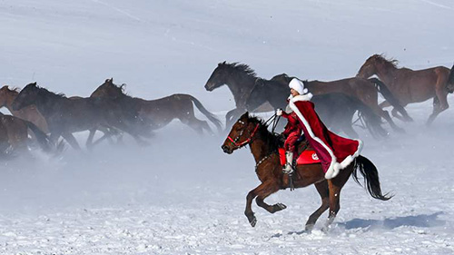 Xinjiang officials boost local development by attracting massive viewership on short-video sharing platforms