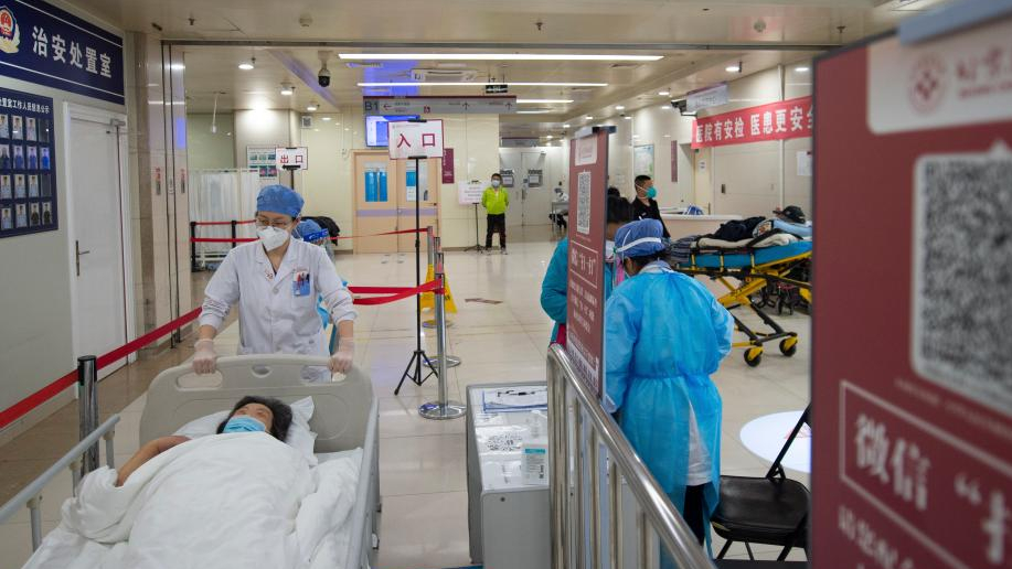 Medics maintain efficient emergency medical services amid COVID-19 resurgence in Beijing