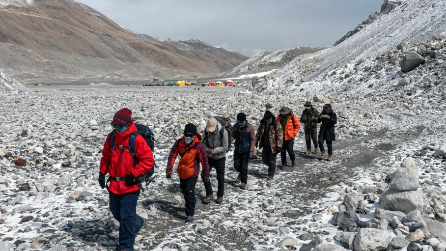 New scientific expedition started on Mount Qomolangma in China's Tibet