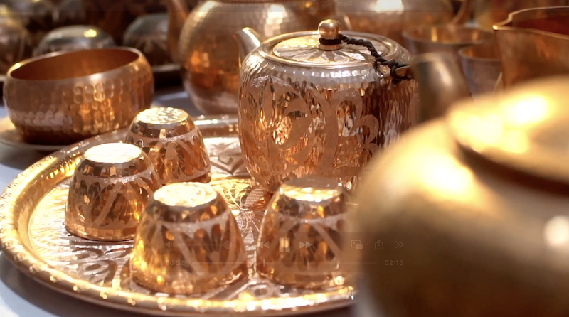 Xinjiang couple in Kashgar start up copperware shop to carve out a bright future 