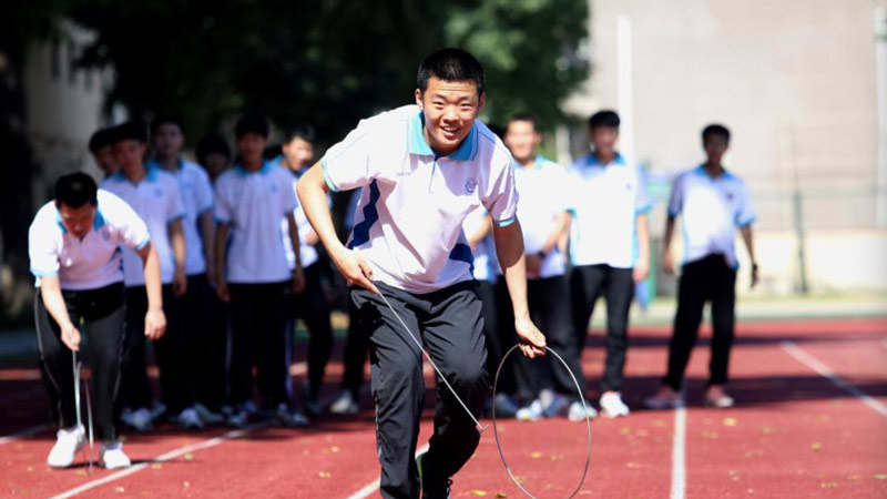 Hebei's schools organize activities to help students stay in best shape before Gaokao