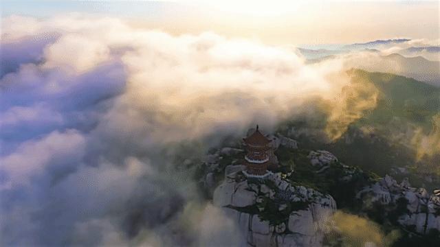 Spectacular sea of clouds at Wulian Mountain