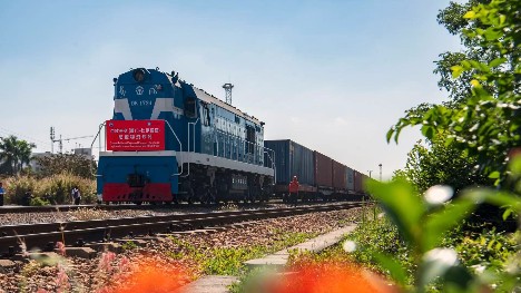 China-Europe freight train service sees stable growth