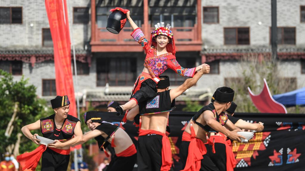 Traditional Zhuzhu Festival celebrated in Dahua Yao Autonomous County
