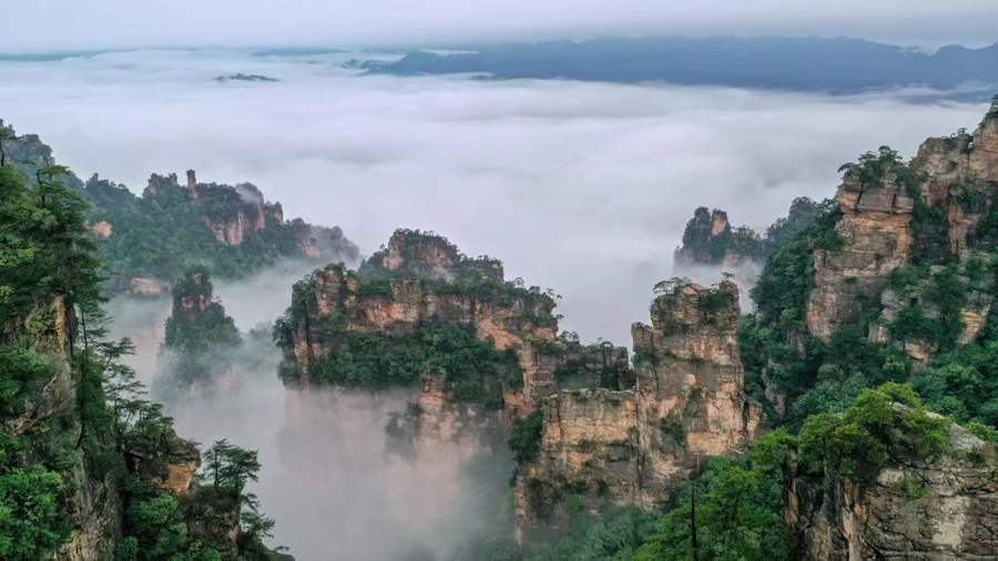 Witness stunning scenery inside Wulingyuan Scenic Area in central China’s Hunan