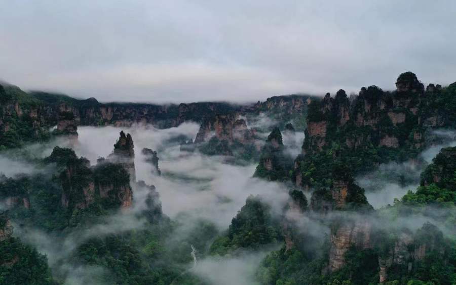 Witness stunning scenery inside Wulingyuan Scenic Area in central China’s Hunan