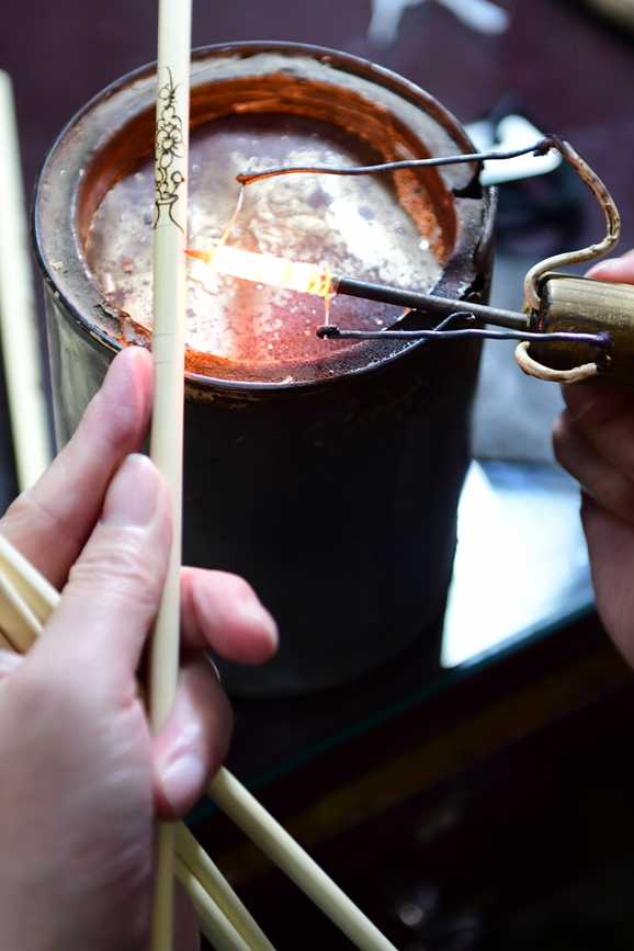 Central China’s Nanyang carries forward intangible heritage of pyrography