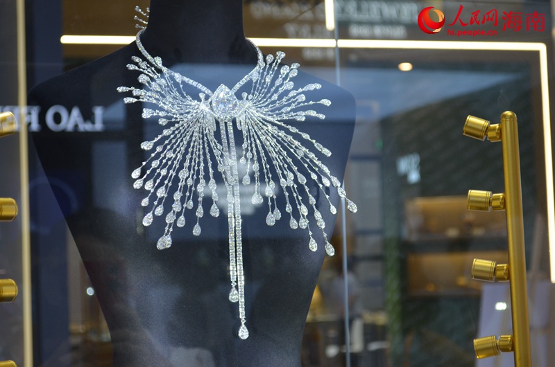 Fabulous jewelry pieces you don’t want to miss at the 2nd China International Consumer Products Expo