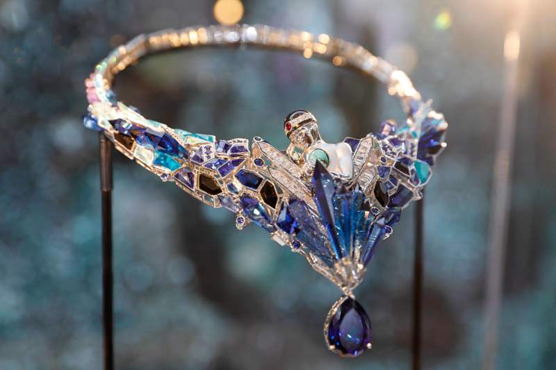 Fabulous jewelry pieces you don’t want to miss at the 2nd China International Consumer Products Expo