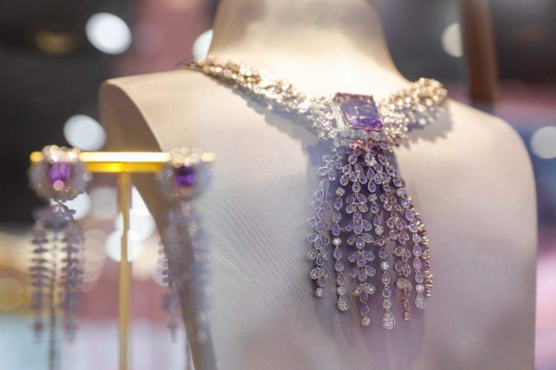 Fabulous jewelry pieces you don’t want to miss at the 2nd China International Consumer Products Expo