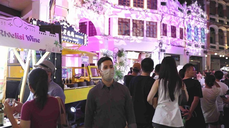 Night economy revs up local consumption in Haikou, S China’s Hainan