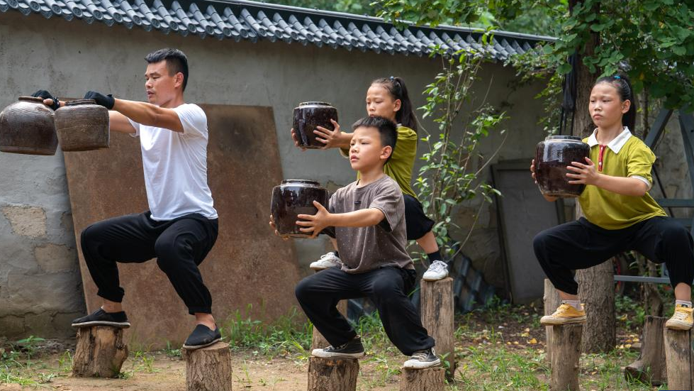 Martial arts enthusiasts found training class for local children