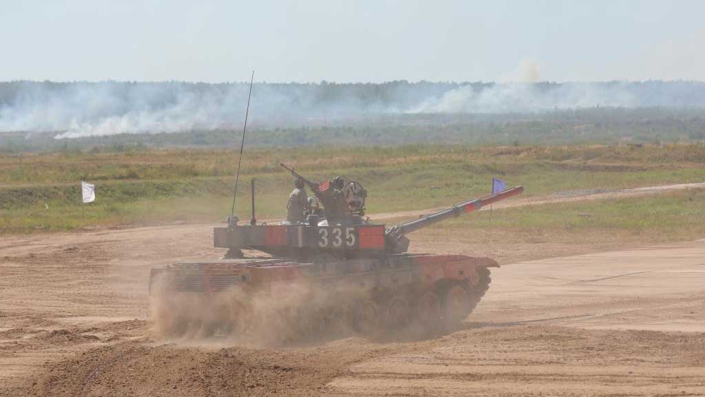 China advances to tank biathlon final in int'l army games