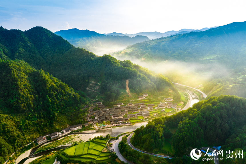 Explore picturesque Miao village in SW China's Guizhou