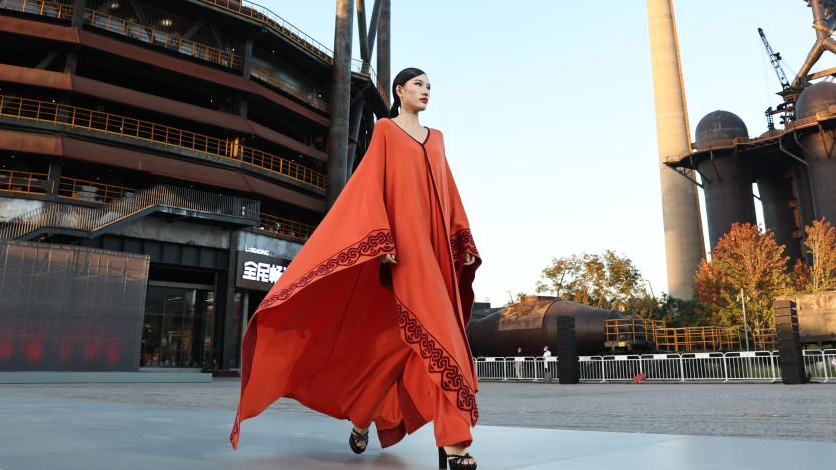 Highlights of "Snow Lotus-Fang Ying Haute Couture" fashion show at CIFTIS