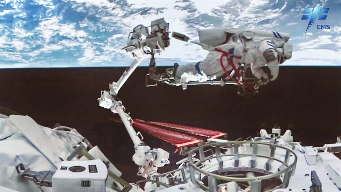 Shenzhou-14 crew completes 1st spacewalk mission