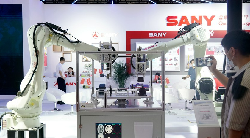 China's industrial robot output surges in 2021
