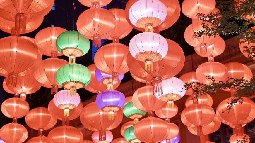 Hong Kong celebrates Mid-Autumn festival with colorful lanterns