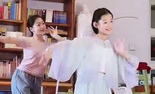 Girl wows social media with beautiful take on Chinese traditional dance