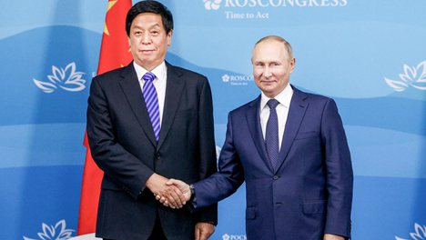 Top Chinese legislator pays official goodwill visit to Russia