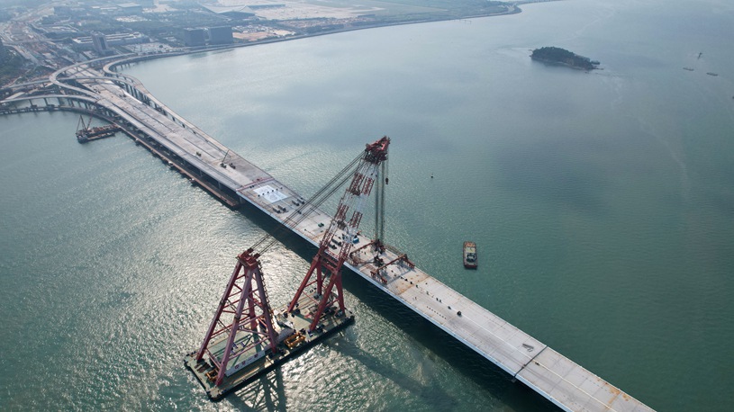 12-kilometer Xiang'an Bridge in China's Fujian completes closure