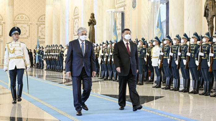Grand welcome ceremony for Xi held by Kazakh president