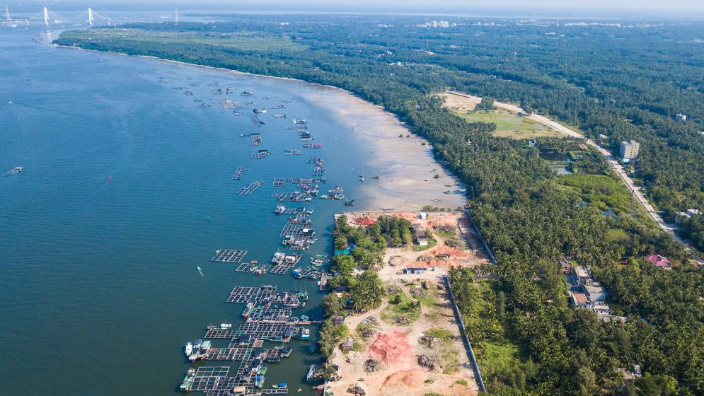 Wenchang Int'l Aerospace City in Hainan under construction