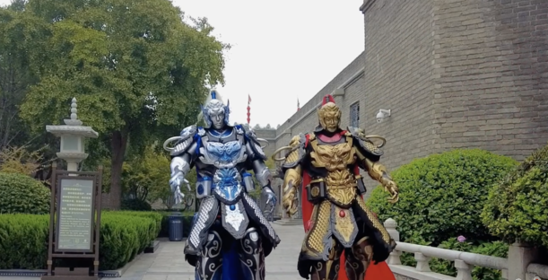 Mechas featuring traditional Chinese elements unveiled in Xi'an City Wall scenic spot