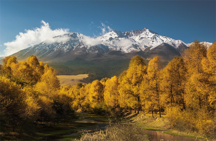 Splendid autumn scenery of Qilian Mountains in NW China